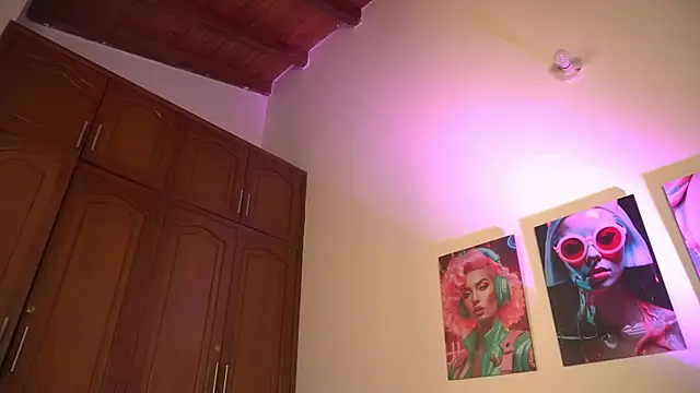 pocahotass_11 Adlı Modelin Canlı XXX Sohbeti