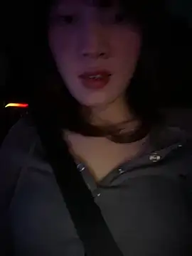 littleqiu: онлайн-секс-чат