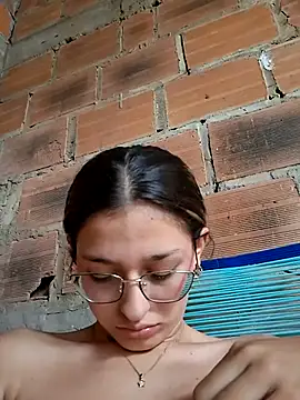 Ary-18 Chat XXX live