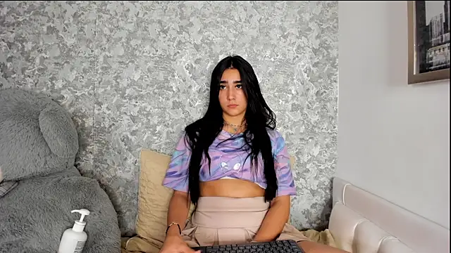 Anika_H Chat XXX in diretta