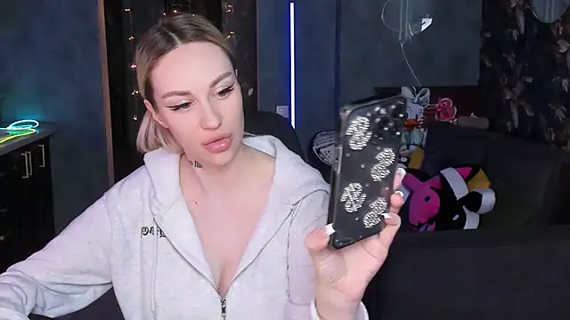 Blckmirrorr Chat XXX in diretta