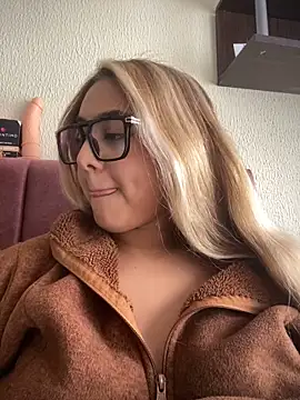 Chat +18 de Miabonnett_ ao vivo