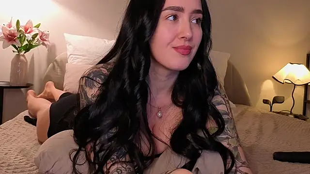 KimKhallifa: онлайн-секс-чат