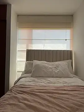 ArianaReynoldss' Webcam Show