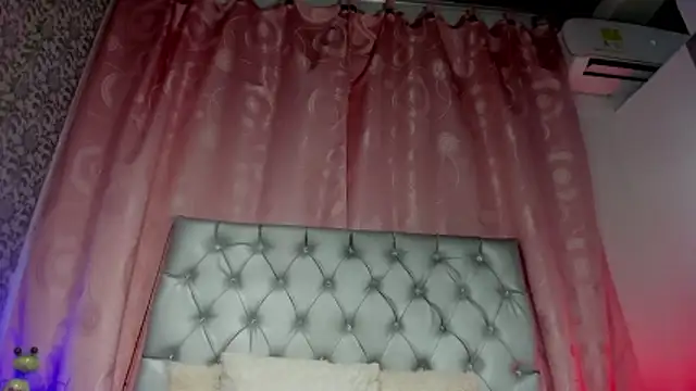 zoe_tamara's Live XXX Chat