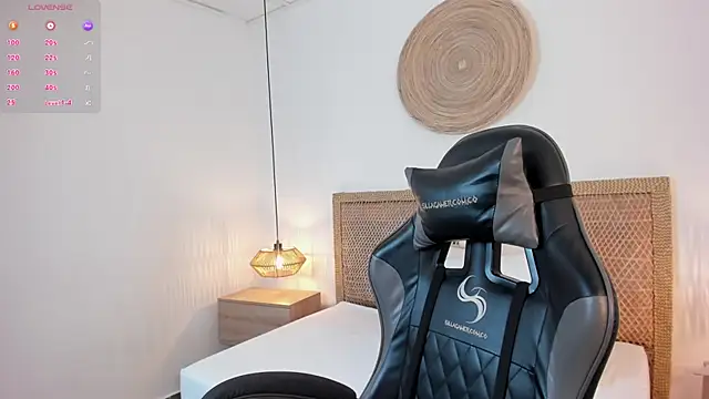 desireee_'s Live XXX Chat