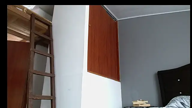 Emilia_1995のライブXXXチャット