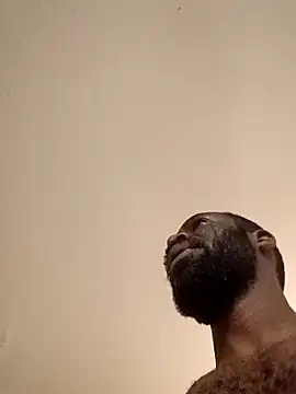 Lowesa: διαδικτυακό σόου στην κάμερα