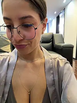 luvely_unique_ Chat XXX in diretta