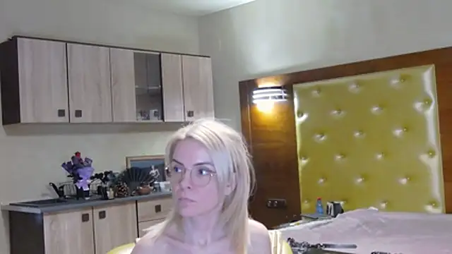 DomCaprisse Chat XXX in diretta