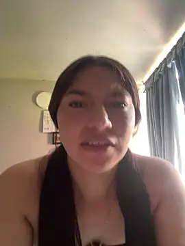 CocoaGigiMuseのライブXXXチャット