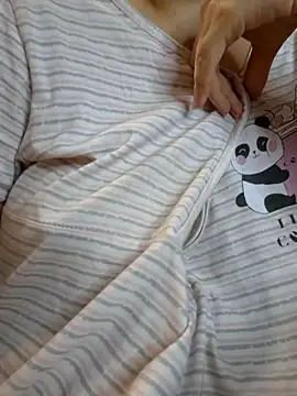 Emi_hot1's Live XXX Chat