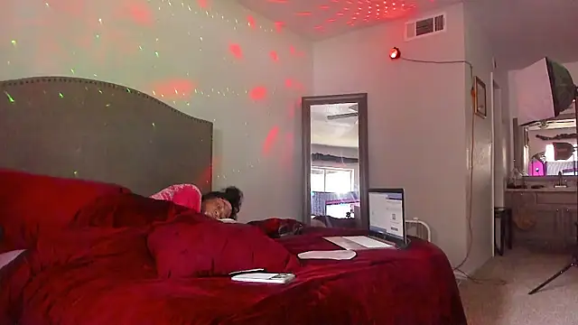 yiauana Chat XXX in diretta