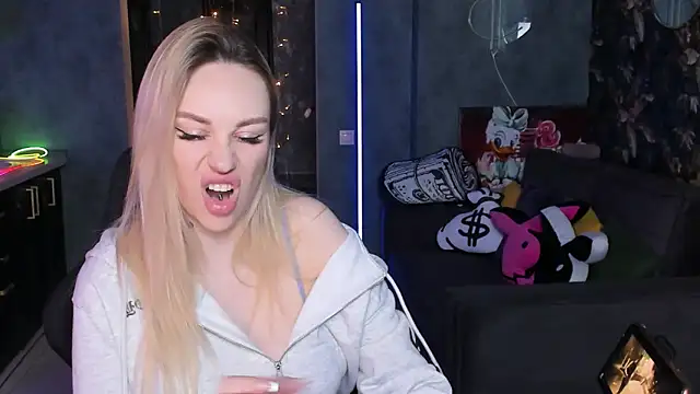 Blckmirrorr: онлайн-секс-чат