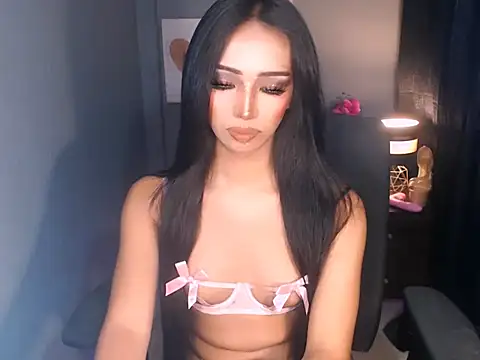 xUrGoddess_islaCumsAlotxのウェブカメラショー