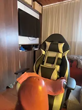 Pokazy przed kamerką – CorinVeil