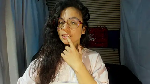 rosse_2504's Live XXX Chat