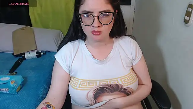 KrystalAdams: онлайн-секс-чат