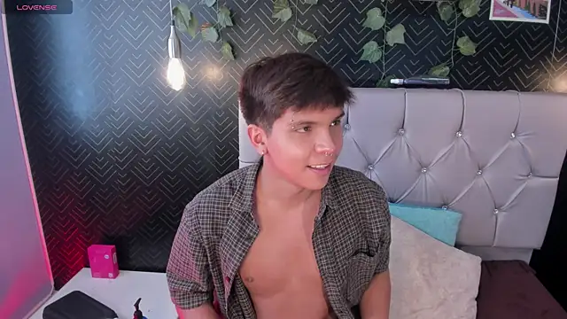 Thiago_Kozak Webcam-Show