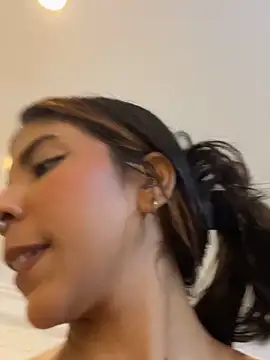 VioletaHills_: онлайн-секс-чат