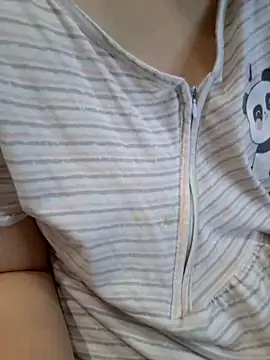 Emi_hot1 Live XXX-Chat