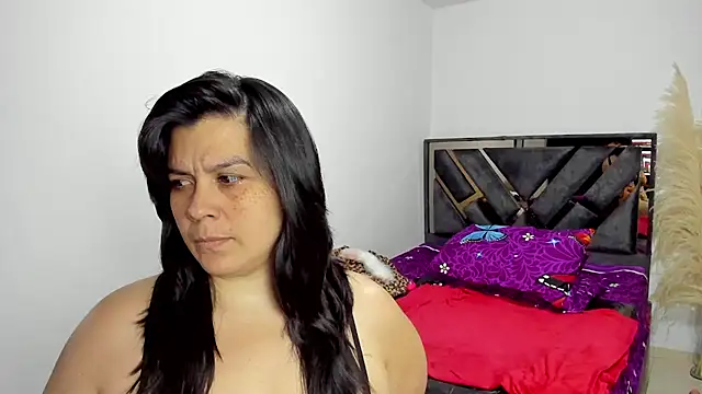 martina_foxy_'s Live XXX Chat