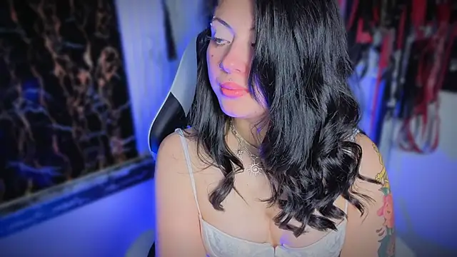 Guxplo_: онлайн-секс-чат