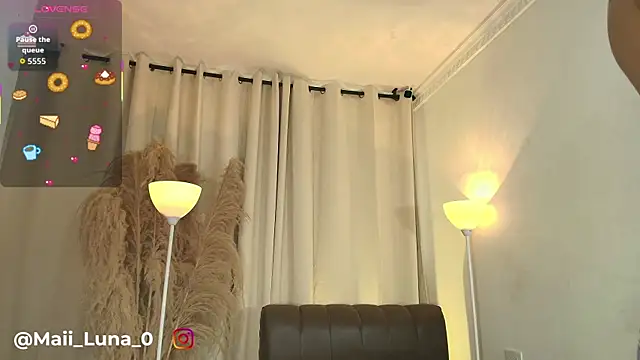 Maii_Luna: онлайн-секс-чат
