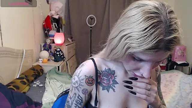 دردشة BLACKPeonyy الجنسية المباشرة