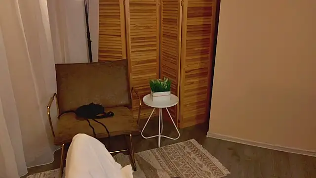 miraiakik: онлайн-секс-чат