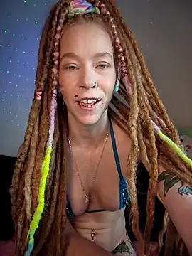 LucidLucy webkamerás műsora