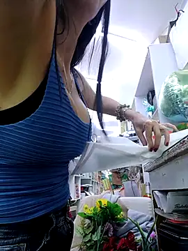 LunaZambrano 现场XXX聊天