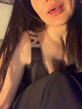 KEN_QUEEN_ Adlı Modelin Canlı XXX Sohbeti