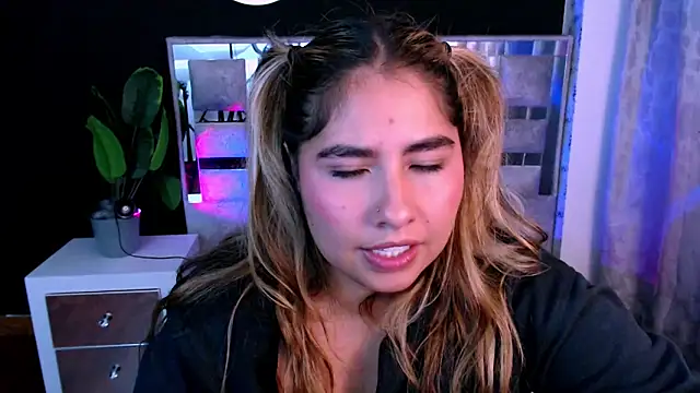 Sofiazaf_'s Live XXX Chat