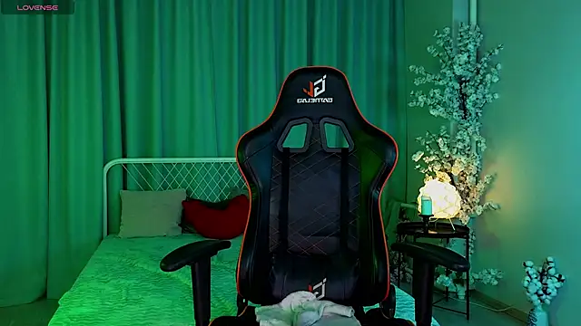 Softeach's Live XXX Chat