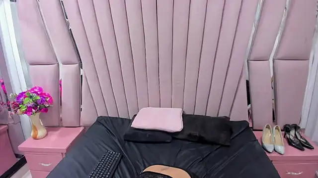 CataleyaLars20's Live XXX Chat