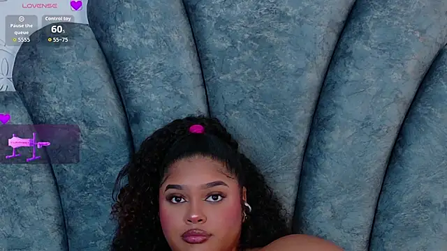 Chat XXX en directo de Helena-Snow