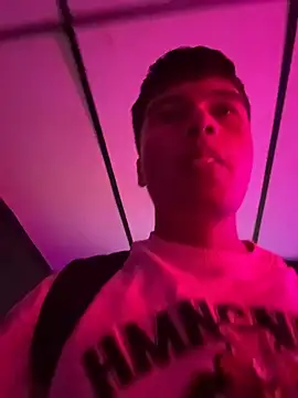 Pokazy przed kamerką – Logan_smith1