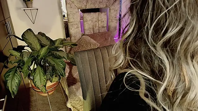 Dahnia_cruz's Live XXX Chat