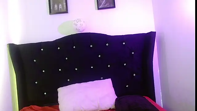 Iris_bloom69's Live XXX Chat