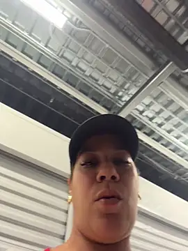 XXX chat uživo modela Bigbuttbrooklynn