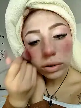 แชท XXX สดของ Kitty_Melodi