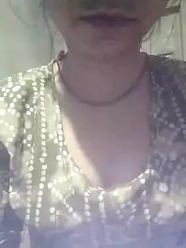 Julilodhi8695's Webcam Show