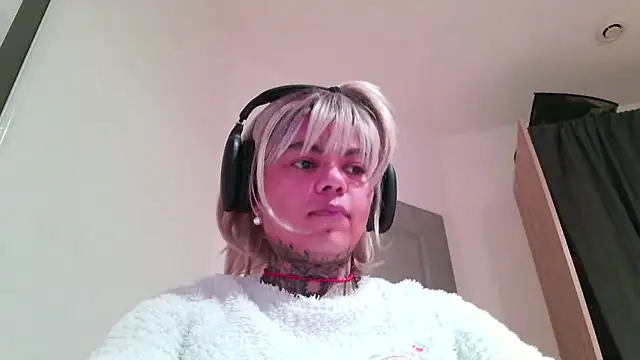 serena__vedette Adlı Modelin Web Kamerası Şovu