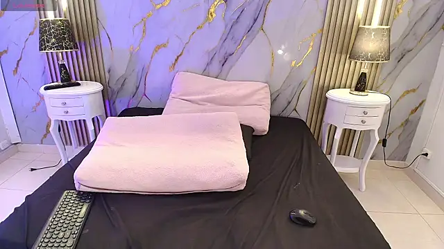 AprillRoss: онлайн-секс-чат