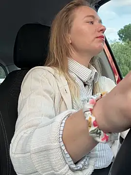 Pokazy przed kamerką – Weettyy