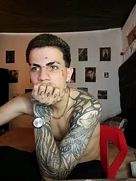 paul-mendezx: διαδικτυακό σόου στην κάμερα