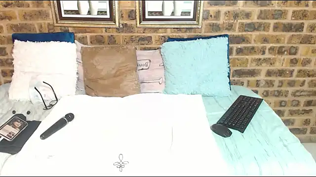 LelaKeyesXX 现场聊天室