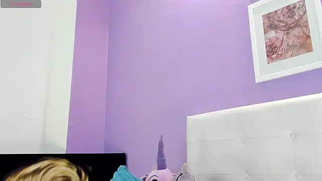 Charlotte11-11's Live XXX Chat