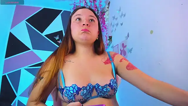 little_emma0's Live XXX Chat